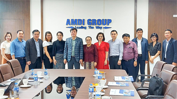 Thứ trưởng Bộ Công chính và Vận tải nước CHDCND Lào thăm và làm việc tại Viện Quản lý và Phát triển Châu Á (AMDI)